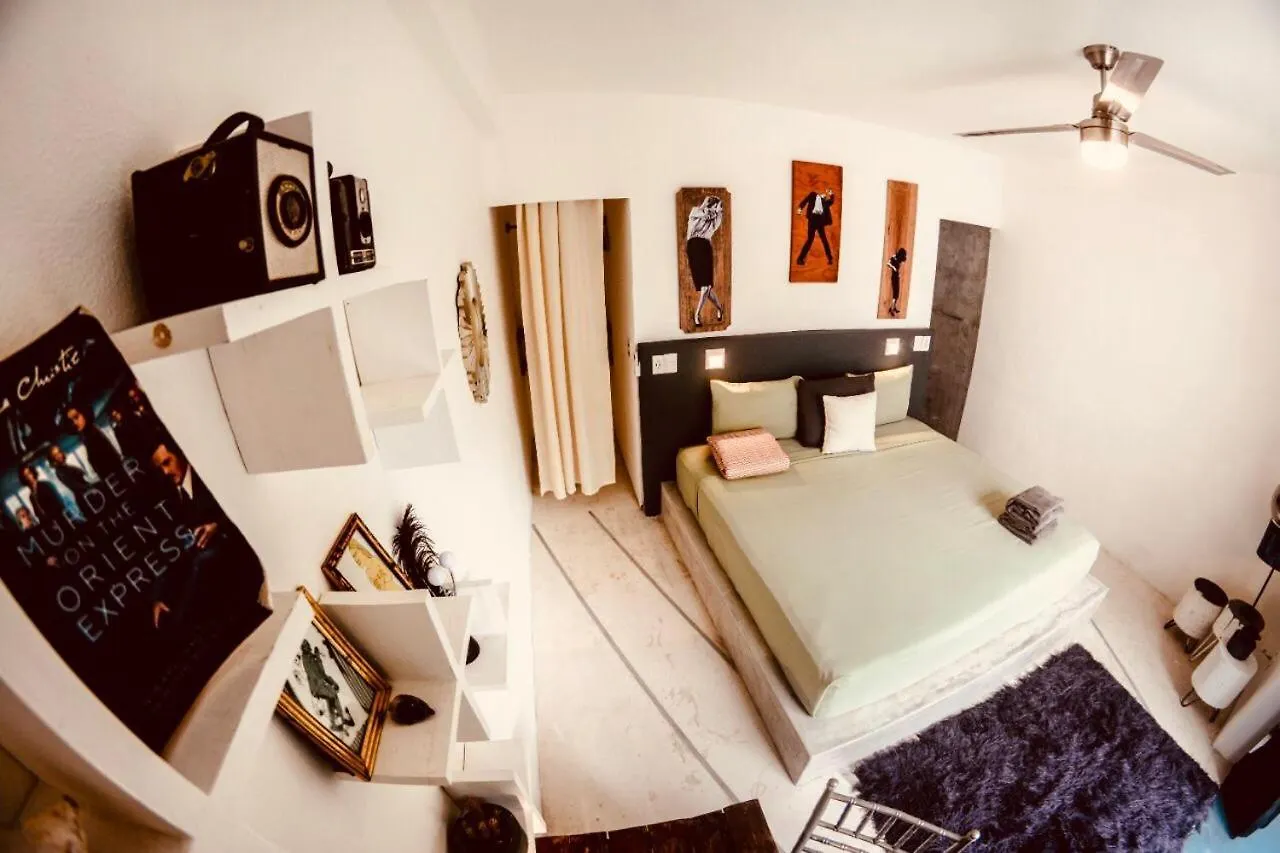 Radio Tulum Hotel